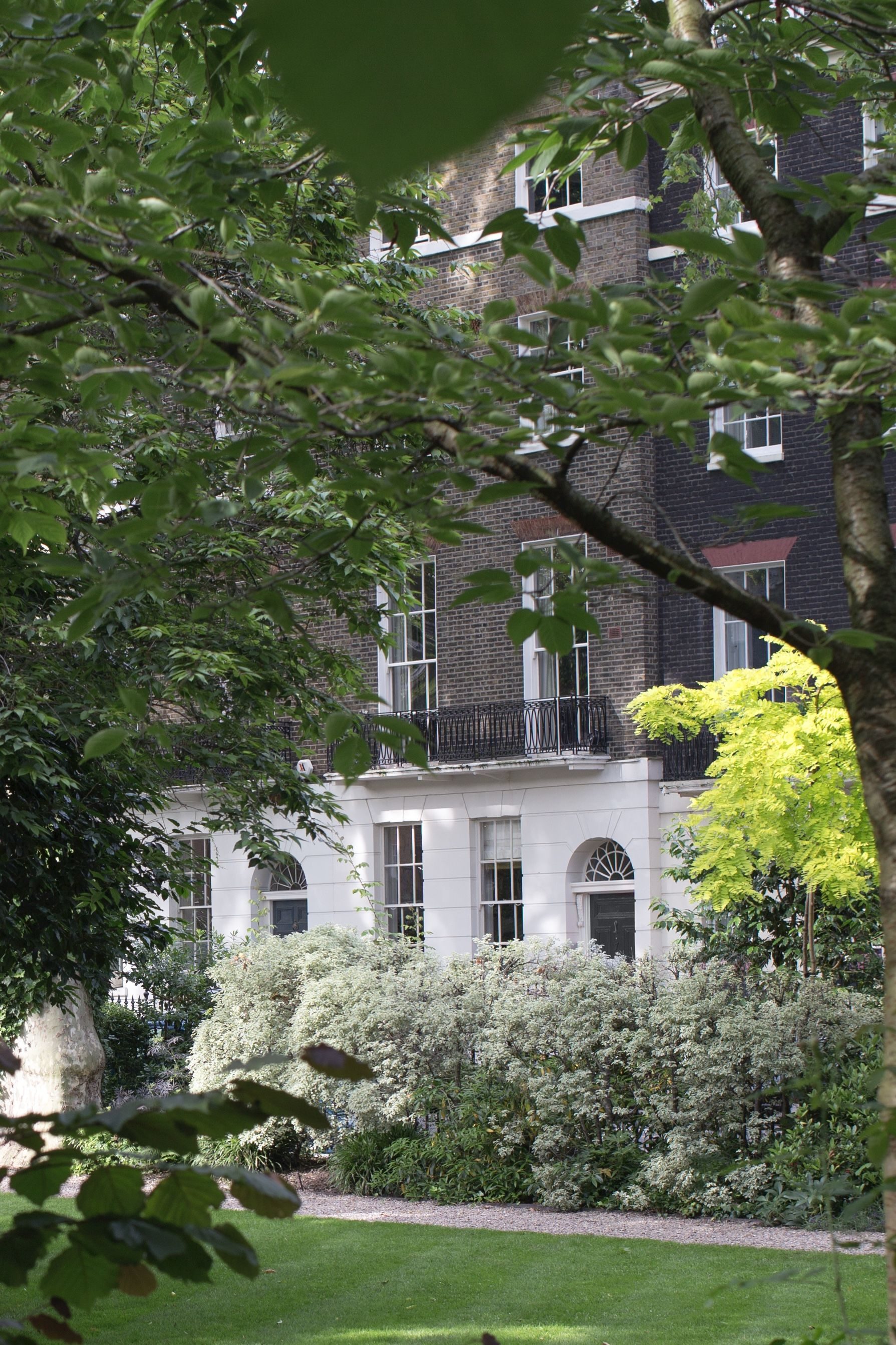 Mayfair House by Guillaume Alan — façade and garden, residence in London