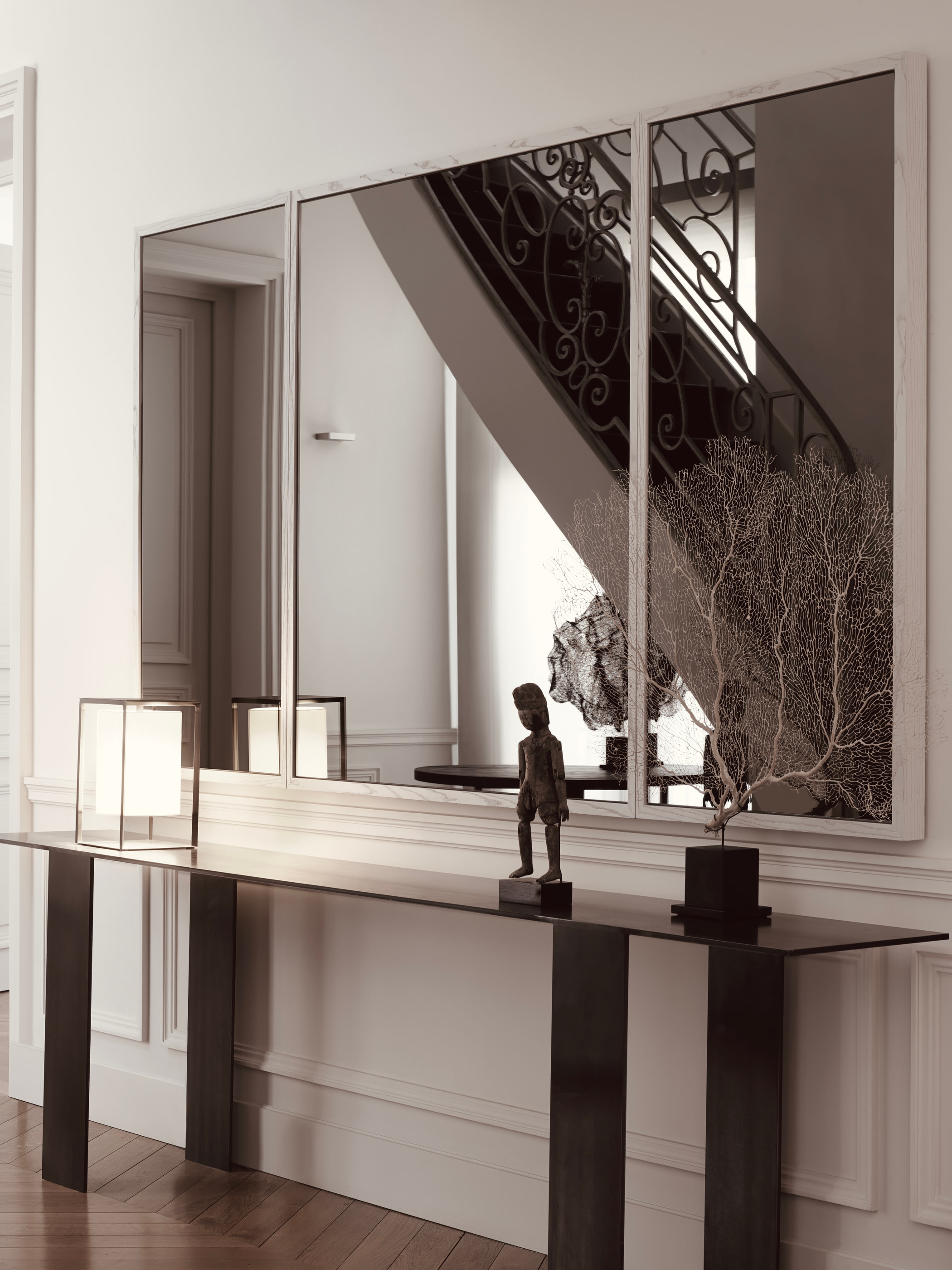 VH Penthouse by Guillaume Alan — detail of the triptych mirror and console with sculpture, apartment in Paris